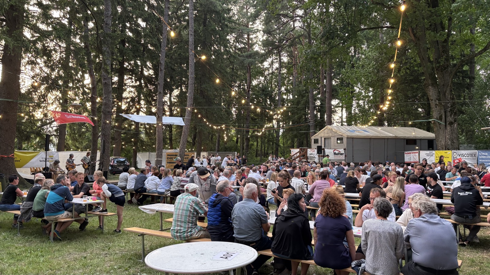 D’Schollabar im Ihsatz am Schollafest im Wald